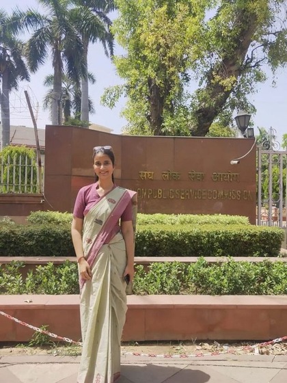 <p>राजस्थान के अलवर की रहने वाली आईएएस लघिम तिवारी ने यूपीएससी 2022 में 19वीं रैंक हासिल की थी। </p>

