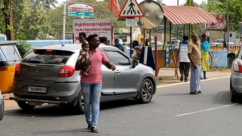 A video of a young man who fixed traffic jams with an infant in Tiruvarur is going viral on the internet vel