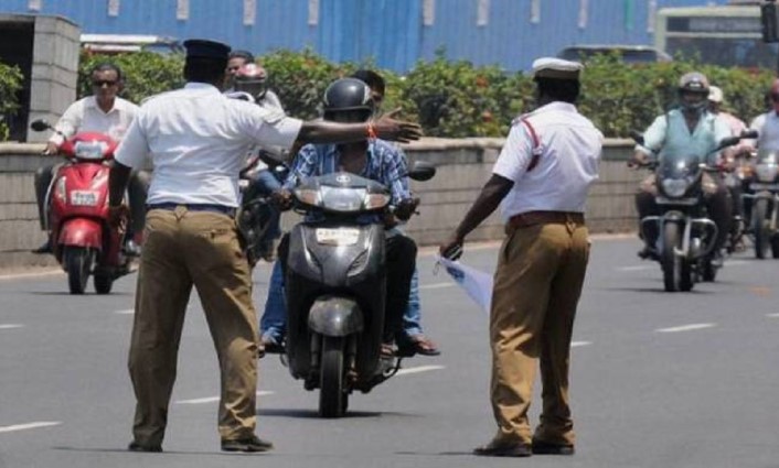 Fake Police Collecting Traffic Fine in Bengaluru grg 