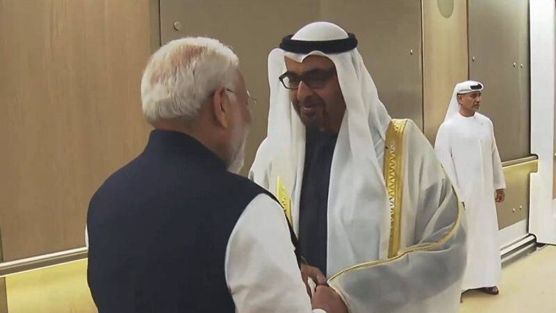 PM Modi arrives in Abu Dhabi; welcomed by UAE President Al Nahyan (WATCH) AJR