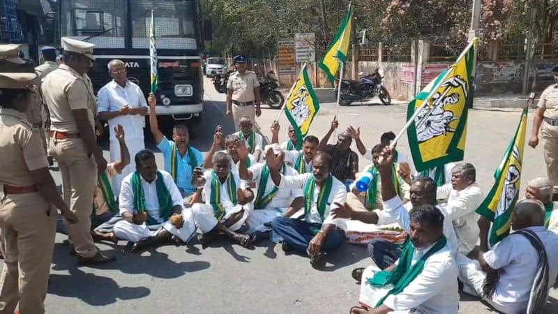 farmers protest against dmk government for need to sell a coconut oil through ration shops in tamil nadu in dharmapuri vel