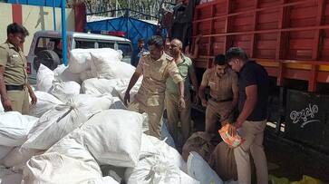 Kerala registration lorry heading to Kerala stopped by tamilnadu police and opened 240 sacks in it afe Kerala registration lorry heading to Kerala stopped by tamilnadu police and opened 240 sacks in it afe