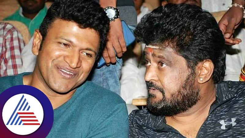 Actor Jaggesh meets Puneeth Rajkumar first time in Raghavendra Rajkumar wedding day srb