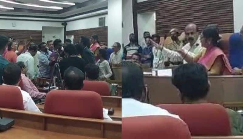 Kerala University Senate meeting turns chaotic; War of words between Minister, VC anr