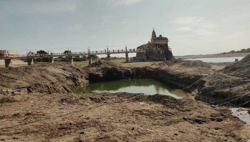 People Faces Drinking Water Problem in the Bank of Bhima River in Karnataka grg 