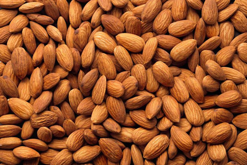 why you should eat almond daily 