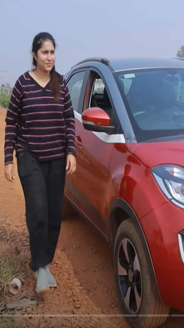 Meet Smrika Chandrakar an MBA graduate who quit her lucrative job to pursue farming success-of-story-millionaire-woman-farmer iwh