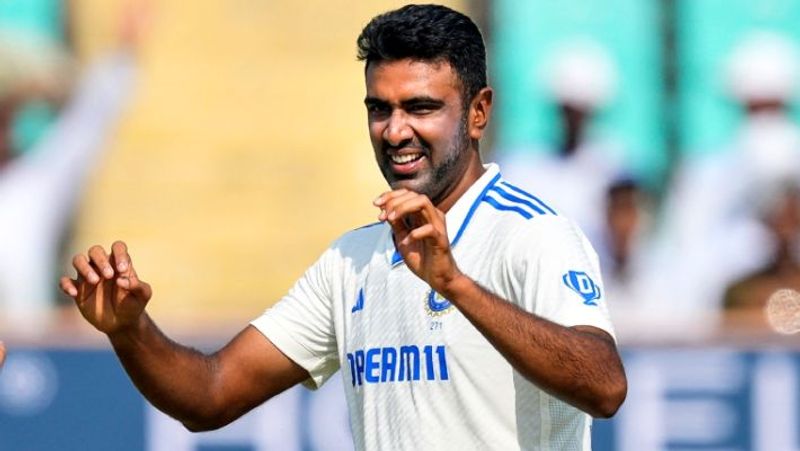 cricket IND vs ENG, 3rd Test: Ashwin returns to bowl in Rajkot following family emergency; fans applaud his dedication osf