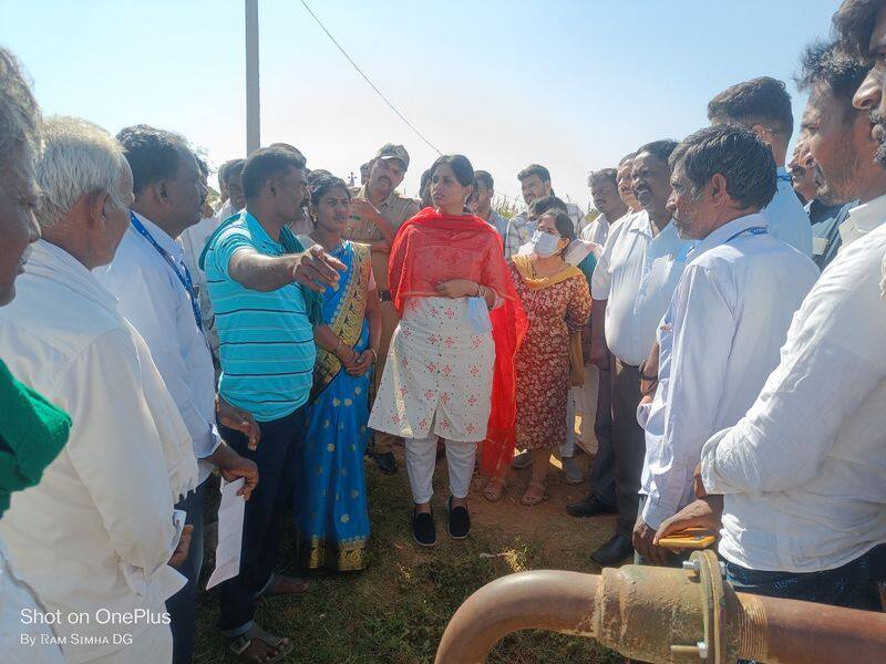 Tumkur  DC visited various villages  Check drinking water supply snr