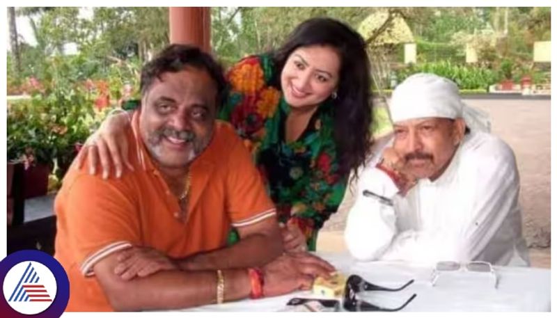 Sandalwood actor Dr Vishnuvardhan opens bar in his house for actor rebel star Ambareesh srb