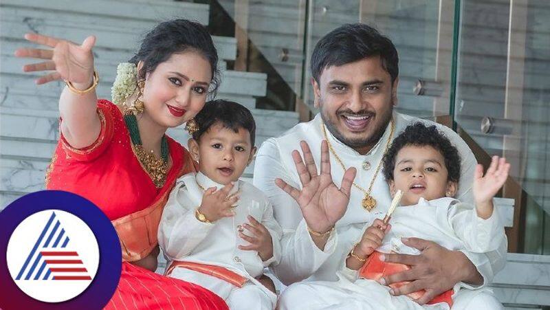 Golden Queen Amulya Jagadish Photoshoot With Family See Pics gvd