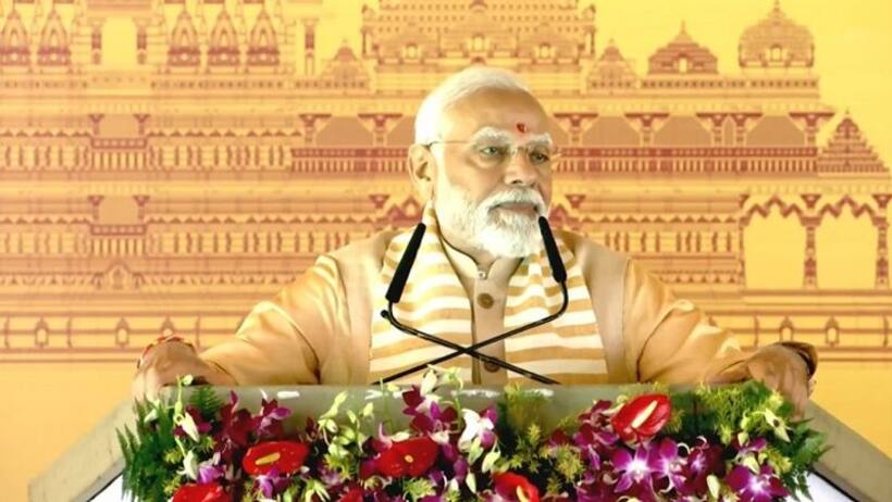 PM Modi in Kalki Dham: 'मां का वादा पूरा करने को बेटा कैसे खपा सकता है जीवन...प्रमोद कृष्णम ने दिखाया'