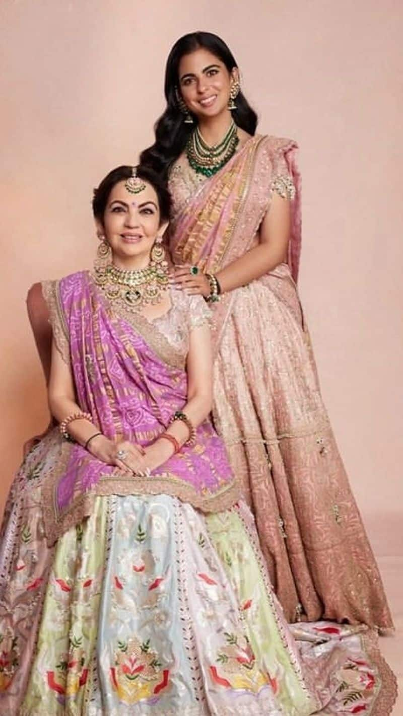 nita ambani isha ambani stole limelight in anant ambani radhika merchant wedding funcation kxa  