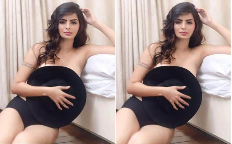 Actress Sonali Raut goes topless covered her modesty with with black hat ckm