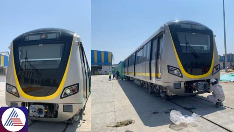 Bengaluru Namma Metro yellow line driverless train Coaches unloaded in Hebbagodi depot sat