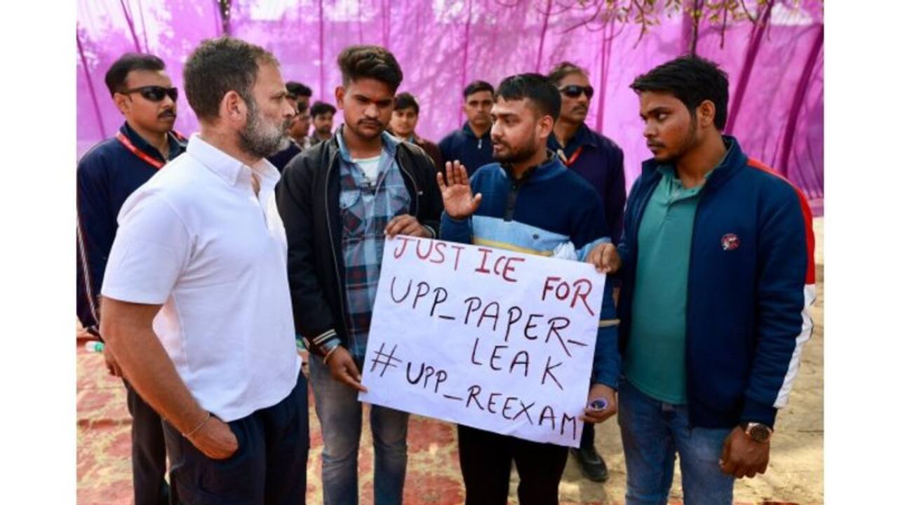 यूपी पुलिस भर्ती पेपर लीक प्रकरण पर भड़के राजनीतिक दल: कहा, डबल इंजन वाली सत्ता असंवेदनशील