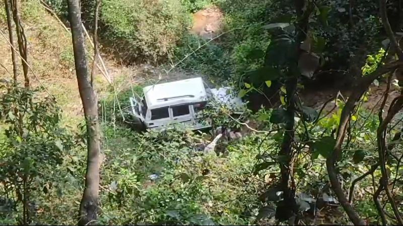 one man killed road accident in mettupalayam vel