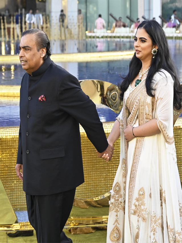 mukesh Ambani gave Jio to the country when his daughter had a network problem!-sak