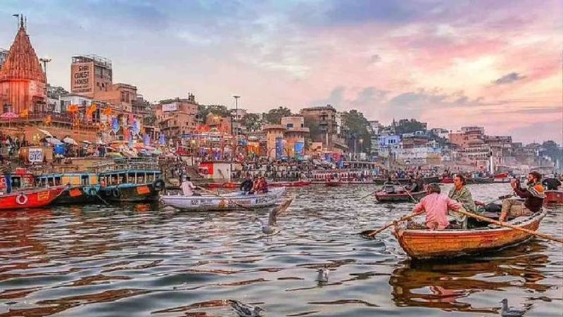 Banaras Hindu University geologists research report said Kashi ghats on the banks of the river in Varanasi Are Gradually sinking akb