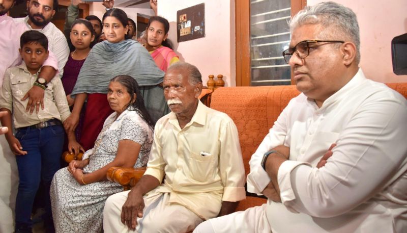 Kerala: Union Forest Minister Bhupender Yadav meets kin of animal attack victims in Wayanad anr