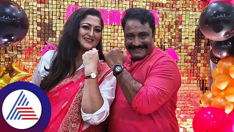 Television celebrity couple Rekha Krishnappa and Vasanth Kumar celebrates 25th anniversary pav