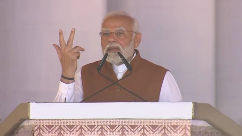 PM Modi slams opposition including rahul gandhi in varanasi smp