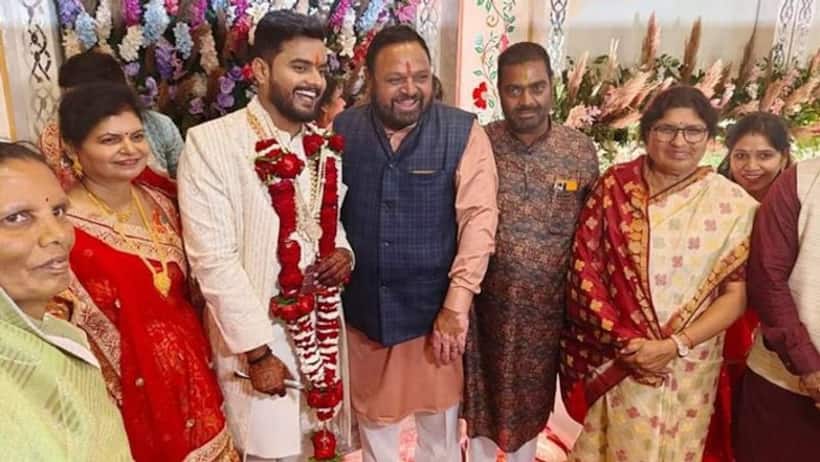 सादगी की मिशाल: महज 200 अतिथियों के बीच किसान की बेटी संग सात फेरे लेंगे सीएम के बेटे