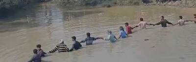 कासगंज में श्रद्धालुओं से भरी ट्रैक्टर ट्राली तालाब में पलटी, सात बच्चों समेत 23 की मौत