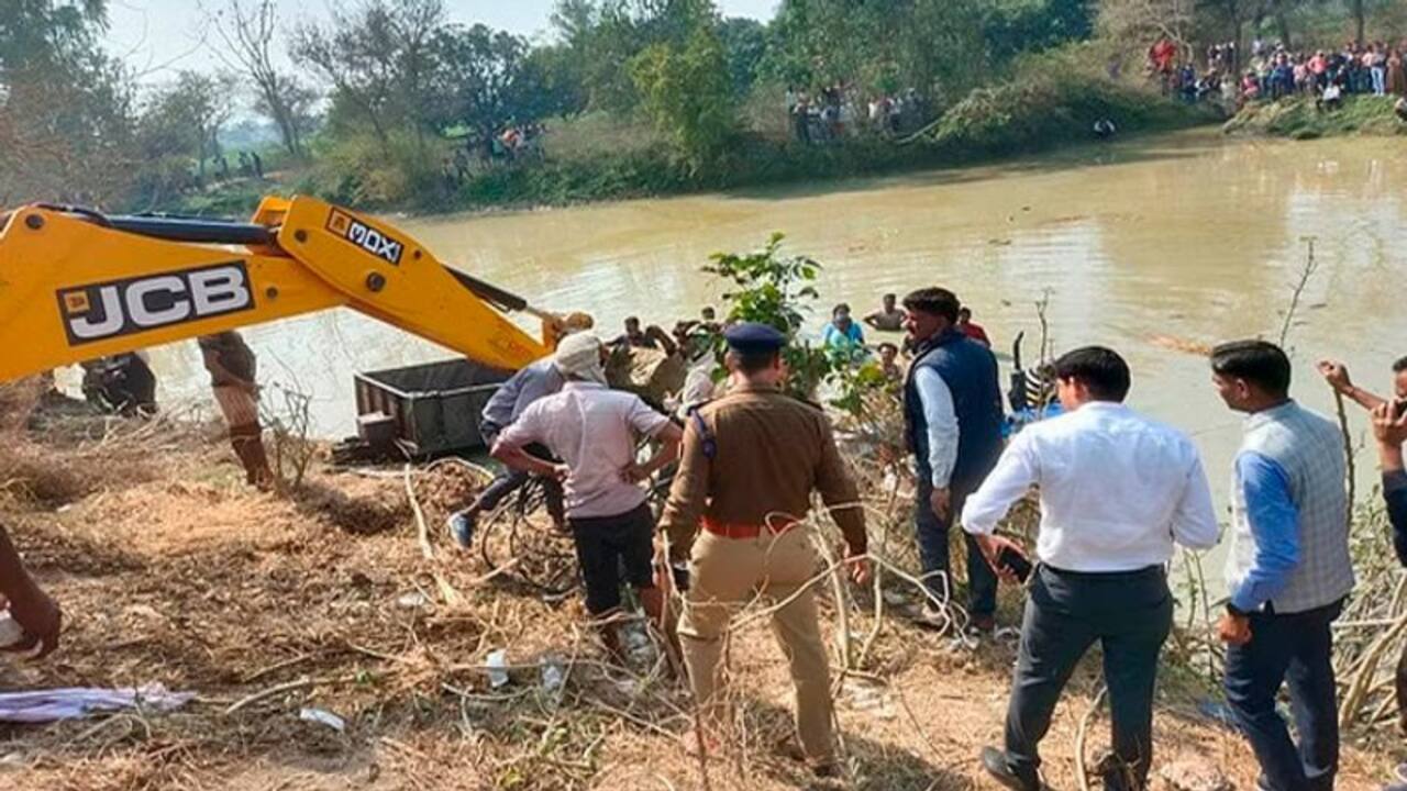 कासगंज में भयावह मंजर:6 माह के बच्चे का मुंडन कराने जा रहा था परिवार, काल ने रोका रास्ता अब तक निकलीं 23 लाशें