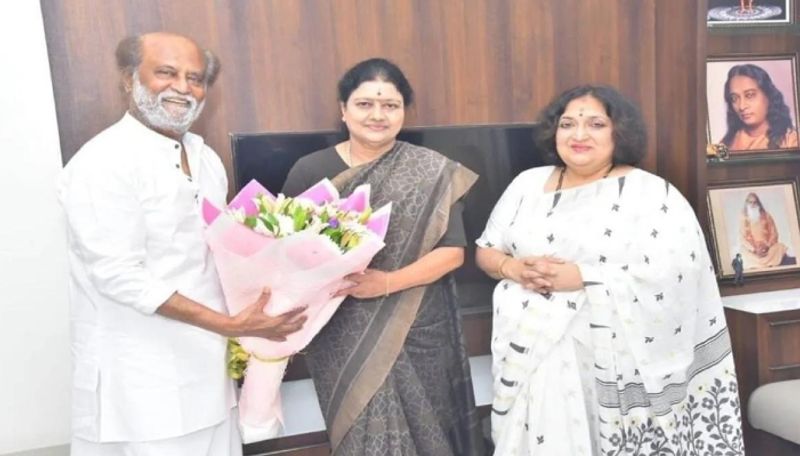 Veteran Actor Super Star Rajinikanth and latha rajinikanth met sasikala in her house in poes garden ans