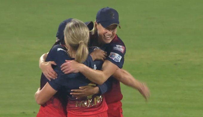 WPL 2024 RCBW vs UPW highlights Women Royal Challengers Bengaluru beats UP warriors by two runs