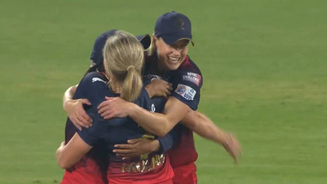 WPL 2024 RCBW vs UPW highlights Women Royal Challengers Bengaluru beats UP warriors by two runs