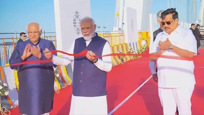 MODI IN GUJARAT bridge