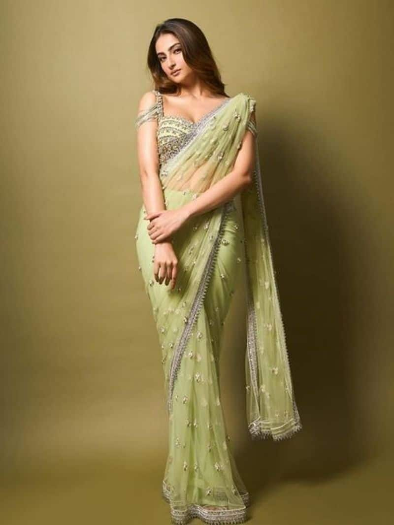 palak tiwari 8 saree image zkamn