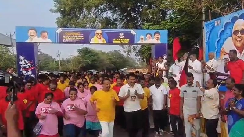 Kalaignar karunanidhi Centenary Celebration Minister Anbil Mahesh poyyamozhi ran  marathon with youths smp