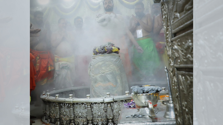 महाकाल मंदिर में मनाते हैं शिव नवरात्रि महाकाल मंदिर में मनाते हैं शिव नवरात्रि