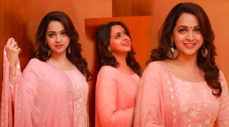 Kannada Actress Bhavana Menon in Pink salwar, Fans call her as Kannadas Queen Vin