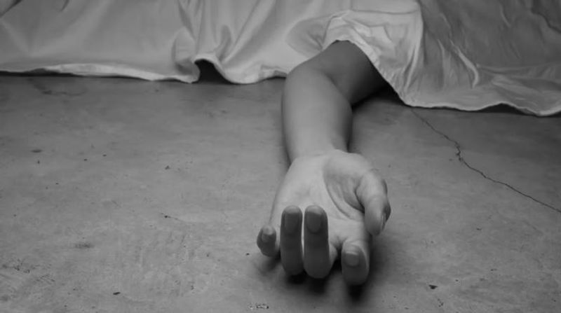 Minor daughter Affair with married man Parents arrested for killing minor daughter in UP akb