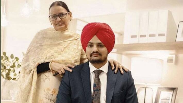 Sidhu Moose Walas mother