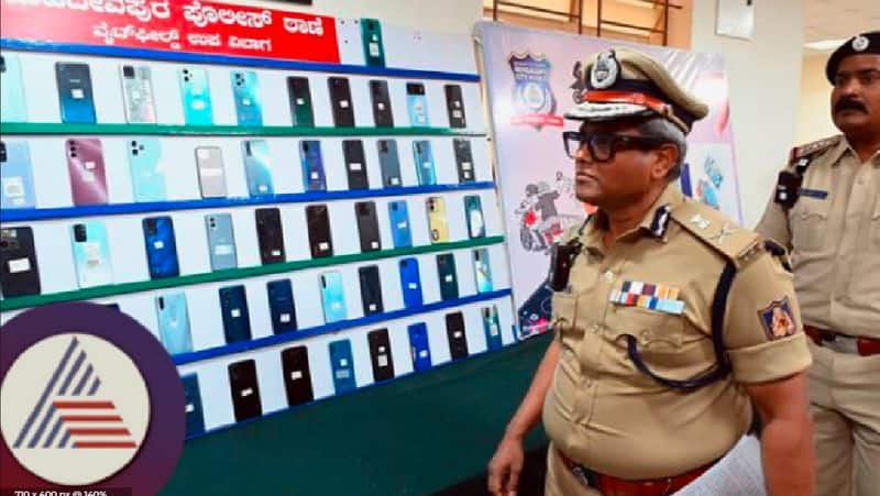 Accused who stole mobile phone and sold it in the village arrested rav