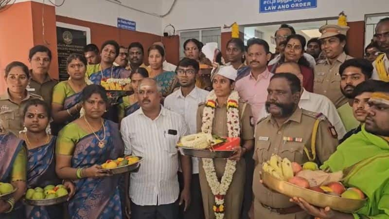 muslim people distribute water bottles to devotees who participated konnaiyur mariamman temple car festival in coimbatore vel