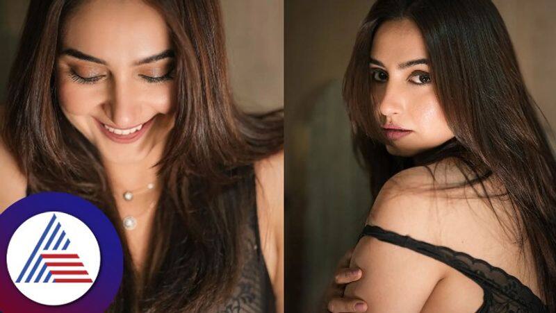 kannada actress ragini dwivedi new look getting viral on social media see her hot pics gvd