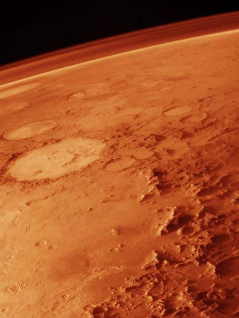 Shocking Discoveries of Water on Mars: Potential for Life sns