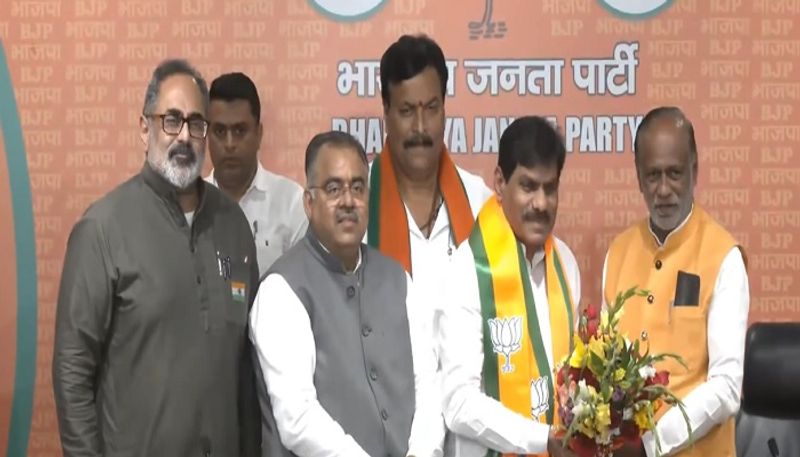 zahirabad M.P. B.B.Patil Joins in BJP lns