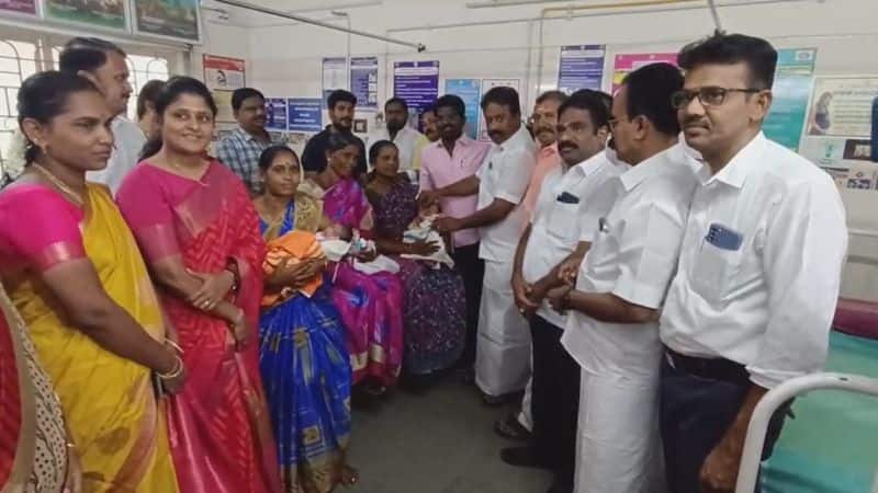 rajapalayam mla thangapandian gifted a gold ring to new born babies for celebrating a mk stalin birthday vel