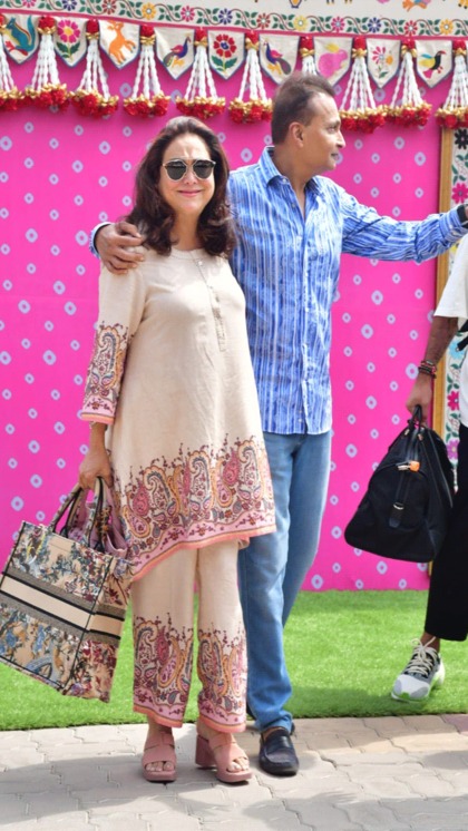 <p>रिलायंस पावर और रिलायंस इंफ्रास्ट्रक्चर के शेयरों में तेजी आई है, हाल ही में रिलायंस इंफ्रा को एफसीसीबी जारी कर 2930 करोड़ रुपये जुटाने की मंजूरी मिली है।<br />
 </p>
