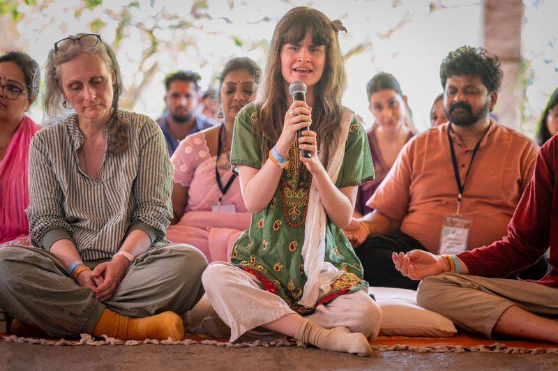 German Singer CassMae Dedicates song for Sadhguru Heart Touching Video here gan