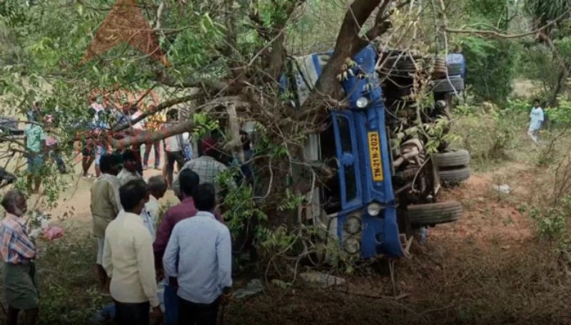 Government bus overturned near Marakkanam in tamilnadu many passengers injured ans