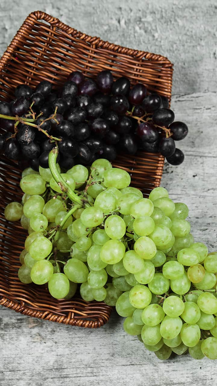 Green Grapes or Black Which one is the healthier choice iwh