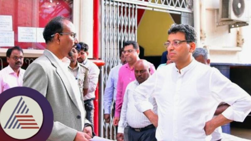 Tushar Girinath IAS Lok Sabha election counting center checking at jayanagar bengaluru rav